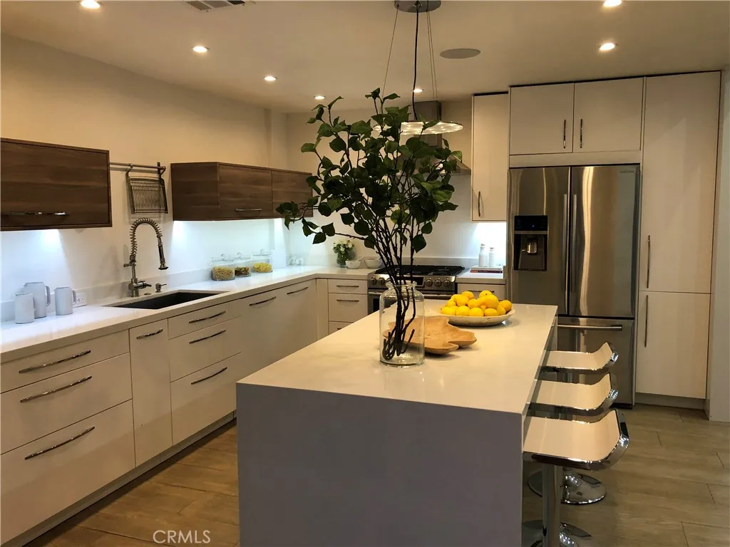 Valley Village, California 91607, United States, 4 Bedrooms Bedrooms, ,3 BathroomsBathrooms,Residential,Active,235950