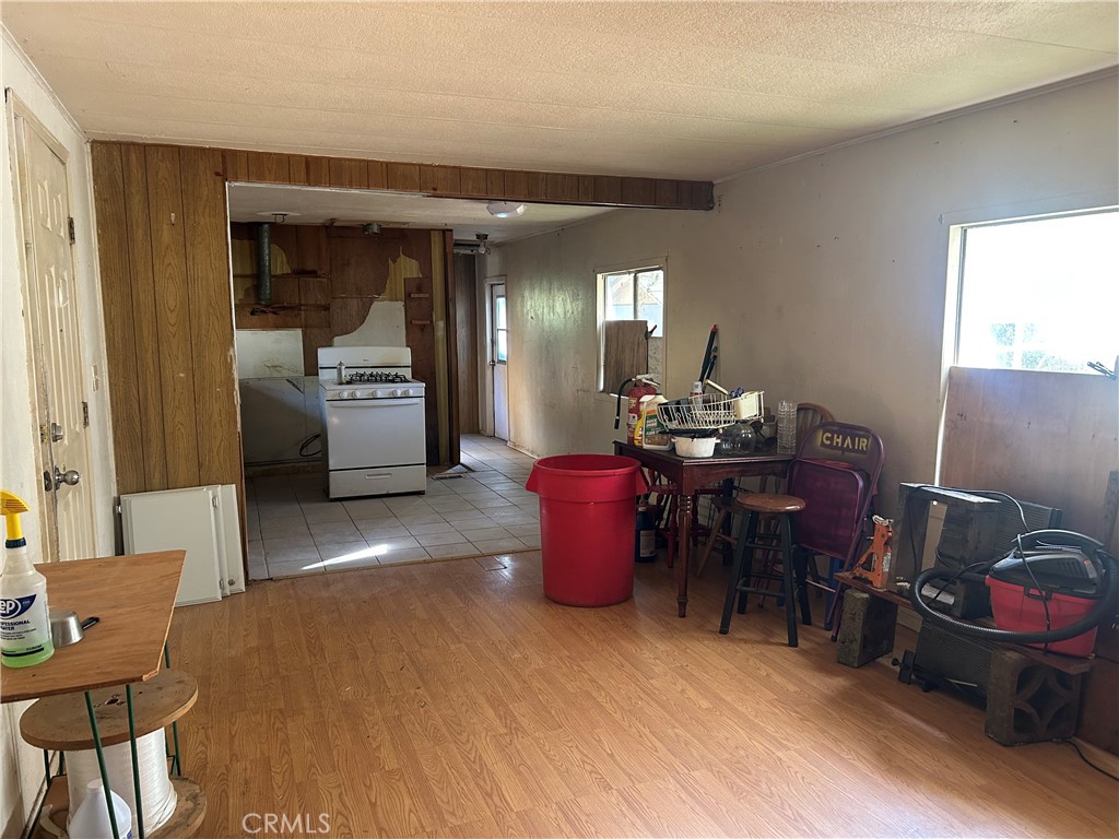 6861 Rosemont