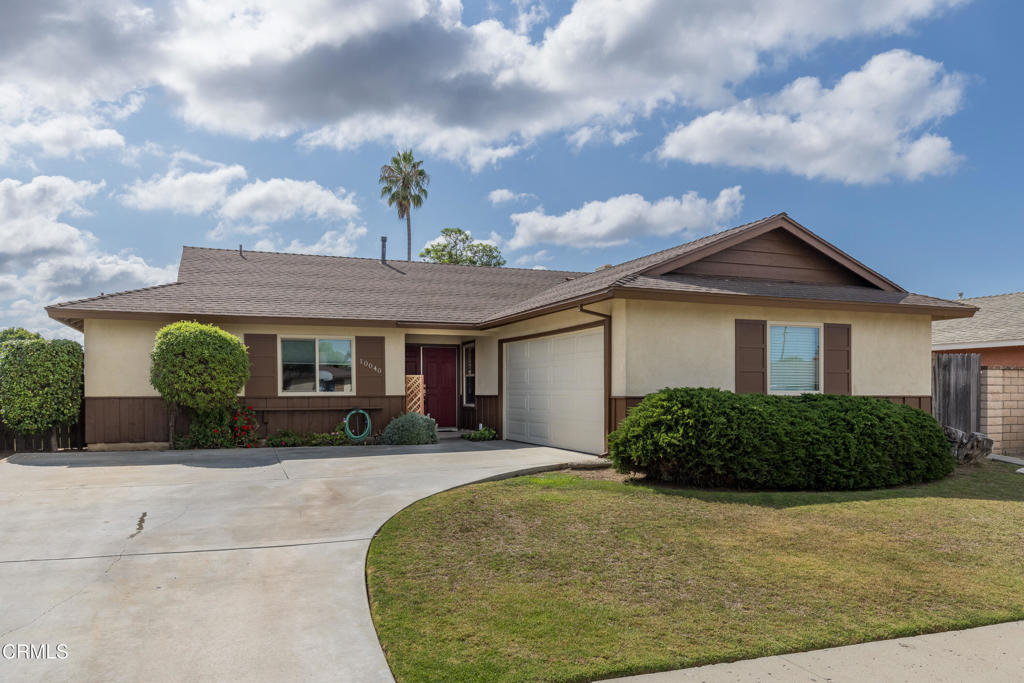 Available now! Single story home in East Ventura. Extensively renovated. You will love this home. Soft water and gardener included in rent. Available now.