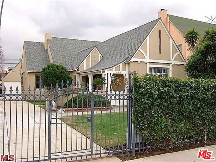 Great Location, Hancock Park & Koreatown 3 beds 2 baths gated all around the house with nice front & back yards.  with 2 cars garage with many car ports with all around fence with gate.   Large living room, Formal Dining room, & large kitchen, Pantry, Laundry room in the house.   Central air & heater.   Easy to show.                                   24 hrs. notice to show.  Call or text to Listing agent.