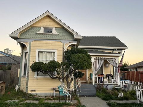 Photo of 1371 Line Street, Hollister, CA 95023 (MLS # ML82028010)