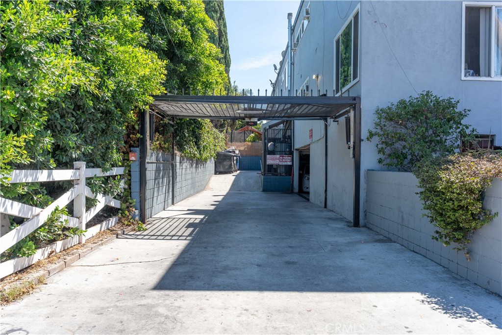 13061 Vanowen Street