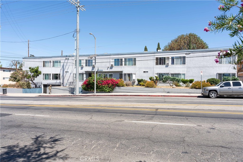 13061 Vanowen Street