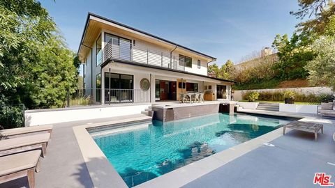 Photo of 11428 Dona Lola Drive, Studio City, CA 91604 (MLS # 26671401)