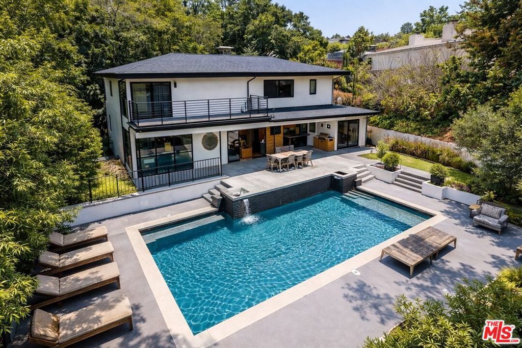 Photo of 11428 Dona Lola Drive, Studio City, CA 91604 (MLS # 26671401)