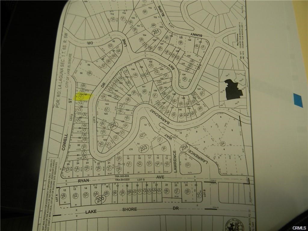 A small lot located in the Country Club Heights area. Great for future investment. Buyer and Buyers agent to verify all information with the planning department.