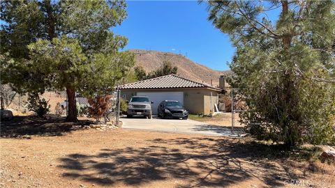 Photo of 20465 Piedmont Road, Apple Valley, CA 92308 (MLS # WS25178844)