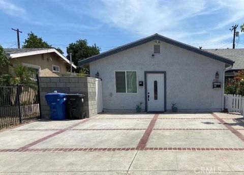 Photo of 19158 schoenborn, Northridge, CA 91324 (MLS # SR25268876)