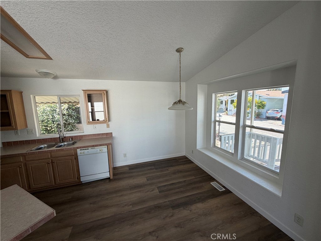 10900 Sepulveda 23