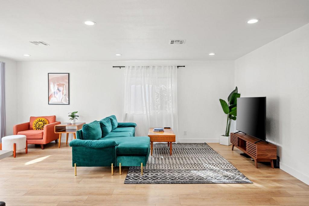 54125 Avenida Ramirez