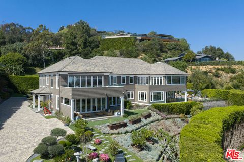 Photo of 1722 San Remo Drive, Pacific Palisades, CA 90272 (MLS # 26827133)