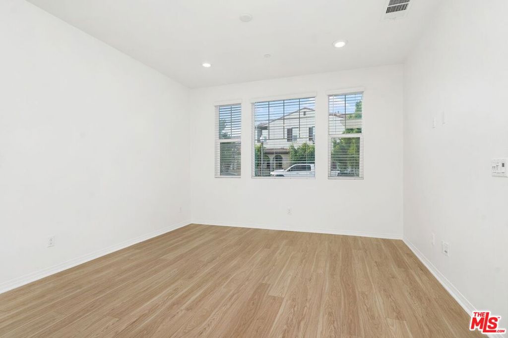 16029 Voyager Avenue