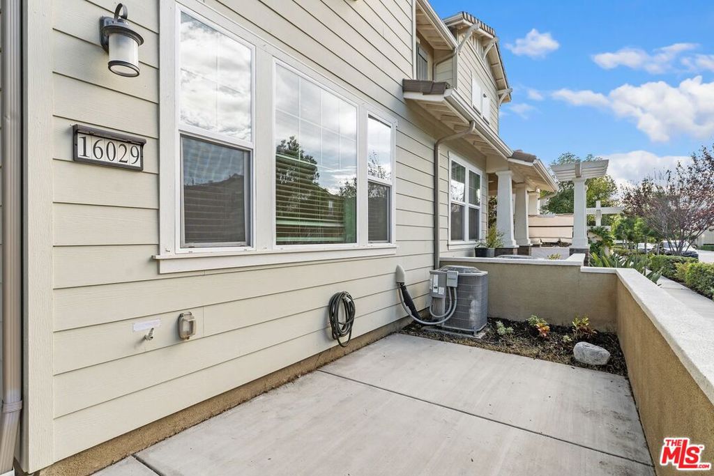 16029 Voyager Avenue