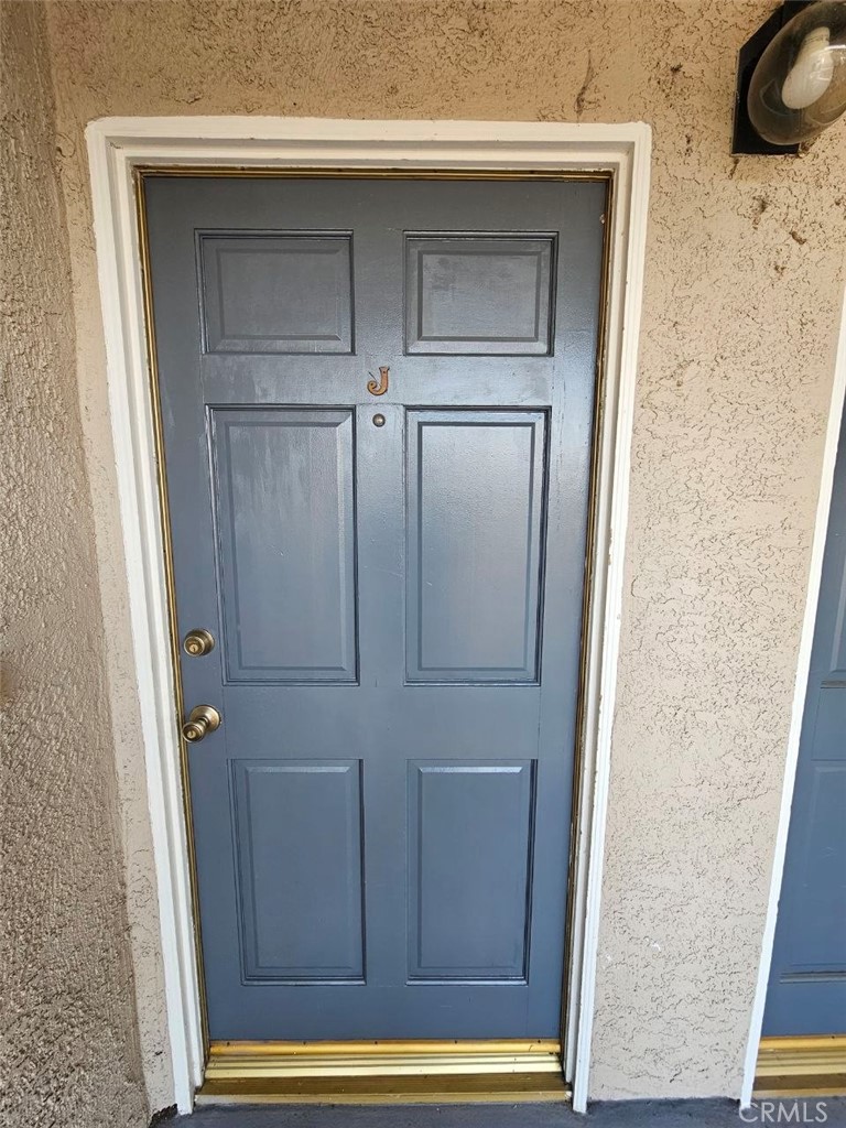 1120 Nicklett Avenue J