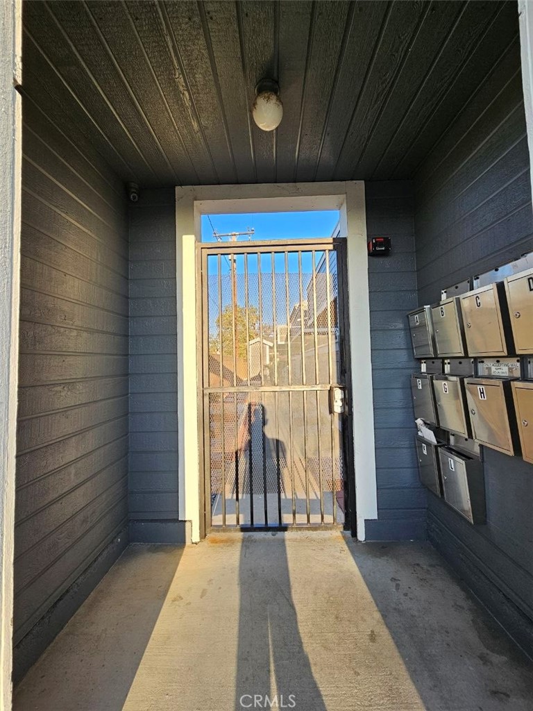 1120 Nicklett Avenue J