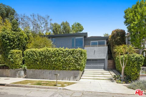 Photo of 740 KINGMAN Avenue, Santa Monica, CA 90402 (MLS # 26715559)