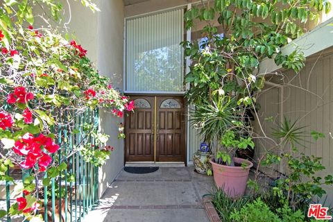 Tiny photo for 2546 Cordelia Road, Los Angeles, CA 90049 (MLS # 26652441)