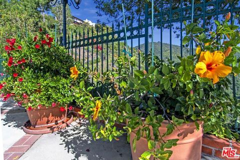 Tiny photo for 2546 Cordelia Road, Los Angeles, CA 90049 (MLS # 26652441)