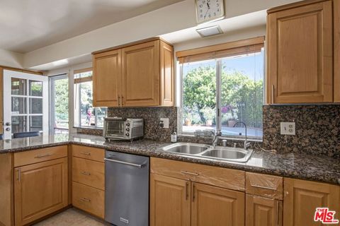 Tiny photo for 2546 Cordelia Road, Los Angeles, CA 90049 (MLS # 26652441)