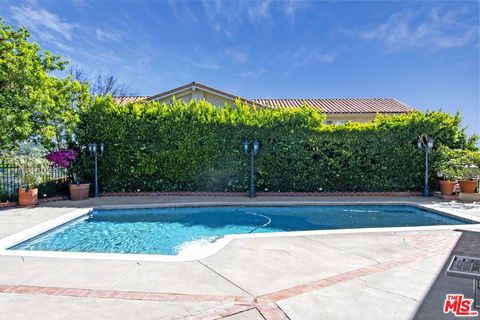 Tiny photo for 2546 Cordelia Road, Los Angeles, CA 90049 (MLS # 26652441)