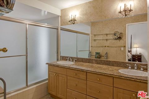 Tiny photo for 2546 Cordelia Road, Los Angeles, CA 90049 (MLS # 26652441)