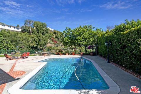 Tiny photo for 2546 Cordelia Road, Los Angeles, CA 90049 (MLS # 26652441)