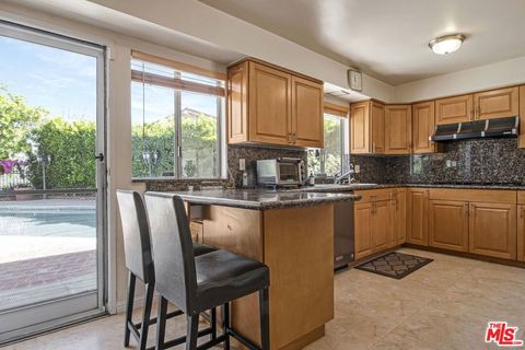 Tiny photo for 2546 Cordelia Road, Los Angeles, CA 90049 (MLS # 26652441)