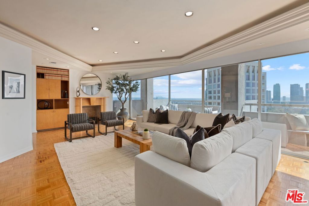 875 Comstock Avenue PH-A