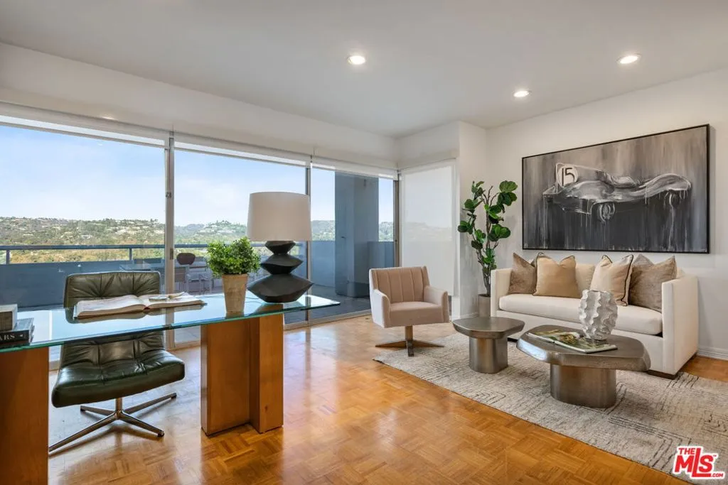 Los Angeles, California 90024, United States, 2 Bedrooms Bedrooms, ,5 BathroomsBathrooms,Residential,Active,237625