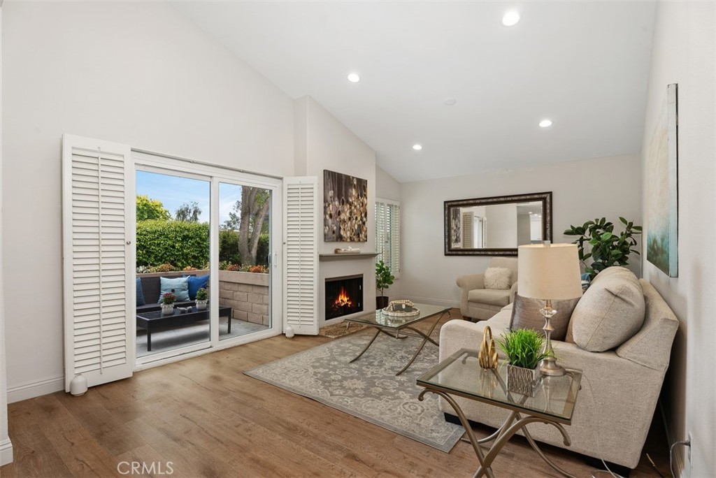 27684 Calle Valdes