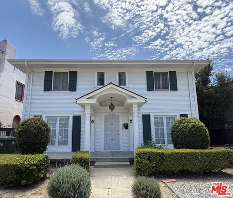 Photo of 830 S Norton Avenue, Los Angeles, CA 90005 (MLS # 26838939)