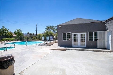 Photo of 18209 Sierra Hwy #30, Canyon Country, CA 91351 (MLS # DW25275547)