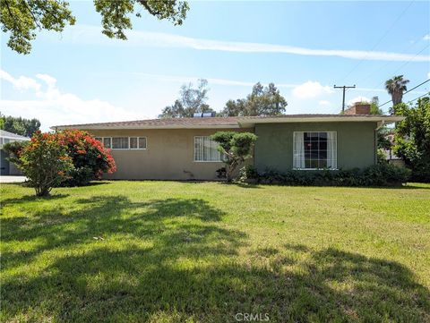Photo of 191 E Marshall Blvd, San Bernardino, CA 92404 (MLS # OC26077935)