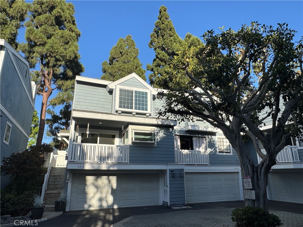 2218 Mayfair Court