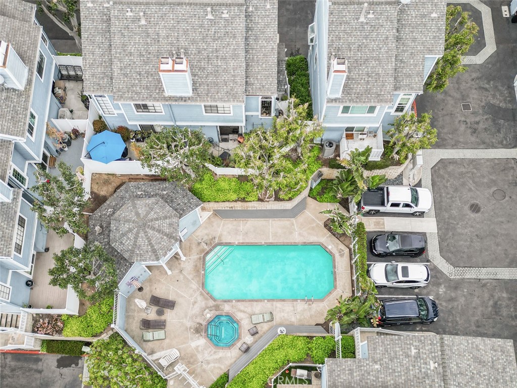 2218 Mayfair Court