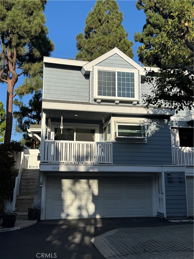 2218 Mayfair Court