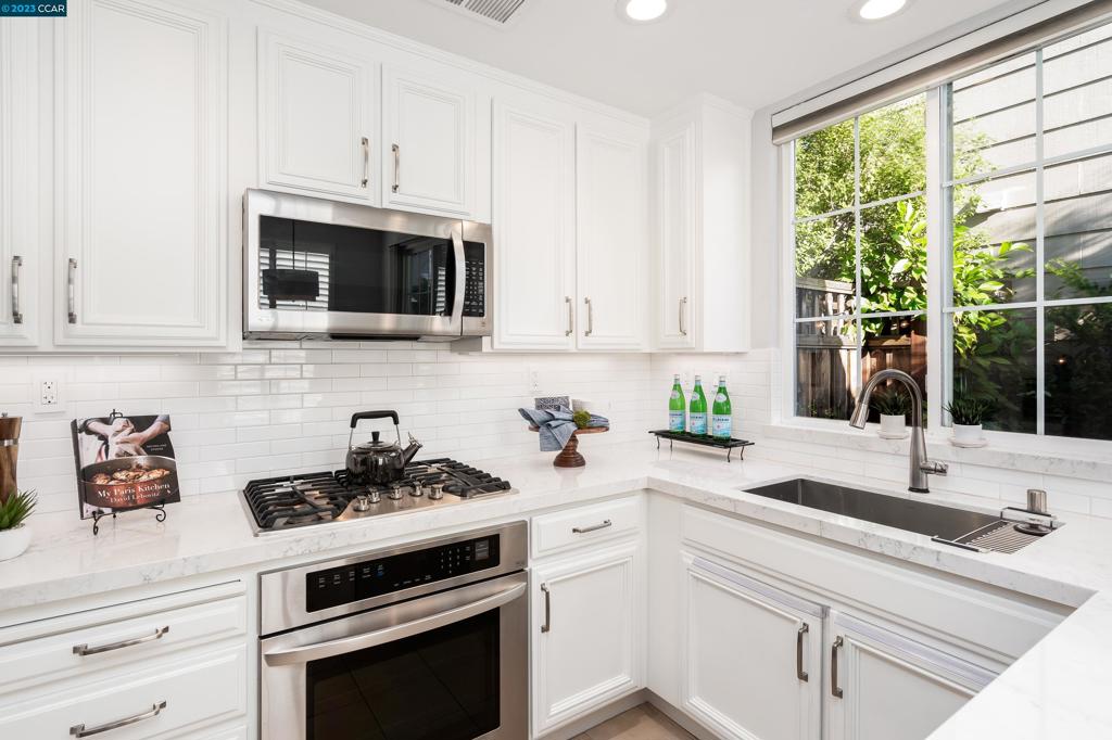 STONEYBROOK - Residential