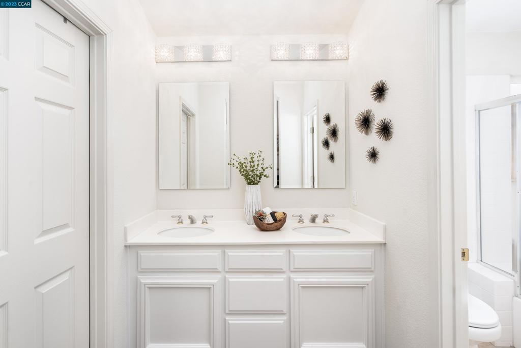 STONEYBROOK - Residential