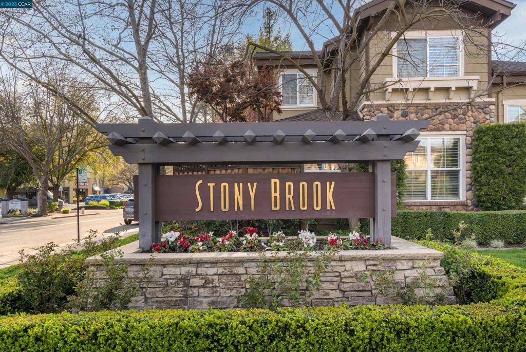 STONEYBROOK - Residential