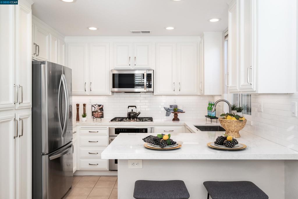 STONEYBROOK - Residential