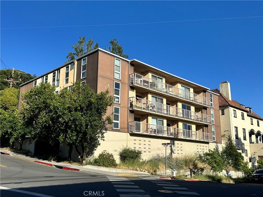 A top-floor condo in Berkeley’s coveted Panoramic Hill neighborhood — just a short walk to UC Berkeley and Memorial Stadium. Ideal for investors or owner-occupants, this light-filled 1BD/1BA unit features an updated kitchen and bath with granite countertops, a private balcony surrounded by mature trees, and secure gated parking.

Prime location with high rental demand, offering strong income potential. Walking distance to campus, downtown, BART, and hiking trails. Includes on-site laundry and elevator access. A compelling blend of lifestyle and investment.