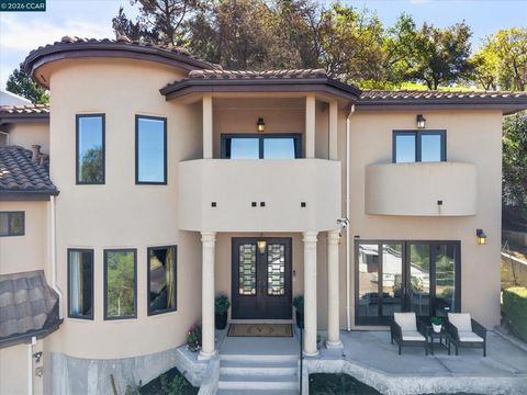 Photo of 137 137 Rudgear Dr Dr, Walnut Creek, CA 94596 (MLS # 41126381)