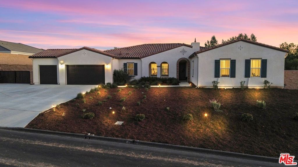 Photo of 16373 Bay Brook Avenue, Riverside, CA 92504 (MLS # 26653051)