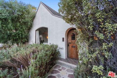 Photo of 845 S Spaulding Avenue, Los Angeles, CA 90036 (MLS # 26673275)