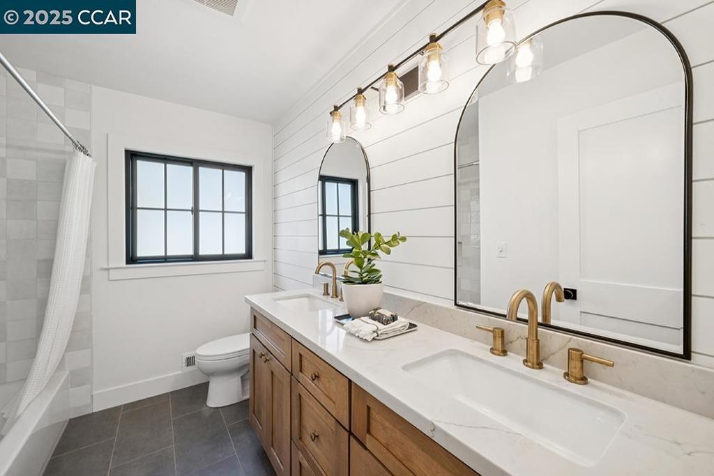 TRAILS AREA - Residential