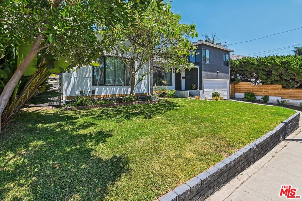 885 Kincaid Avenue
