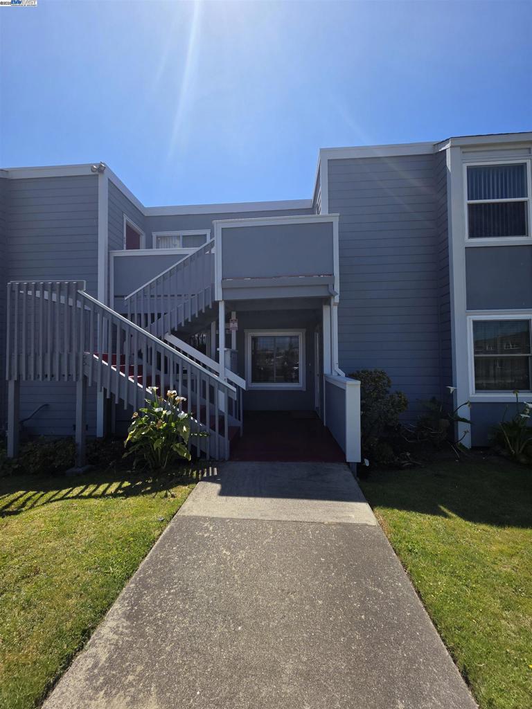 Welcome to 44 Oak Avenue, a charming 2-bedroom, 1-bath ground-level condo in the heart of South San Francisco. This well-maintained home is perfect for first-time buyers seeking comfort, convenience, and value. Enjoy the ease of single-level living with no stairs, an ideal layout for everyday functionality. Located in a prime, commuter-friendly neighborhood near shopping, dining, public transit, and major freeways, this home offers unbeatable access to all the Bay Area offers. Don’t miss this incredible starter home opportunity in a sought-after location!