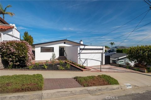 Photo of 1653 5th St, Manhattan Beach, CA 90266 (MLS # SB26052716)