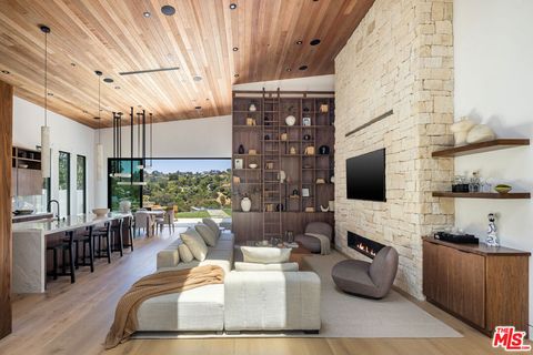 9715 Arby Drive Beverly Hills CA 90210