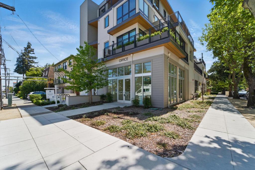 1667 San Carlos Avenue 101